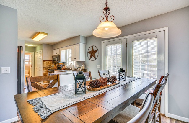 Pet-Friendly Liberty Home: Deck & Large Backyard!