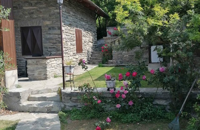 Pet-Friendly 'Mountain Chalet' with Pool