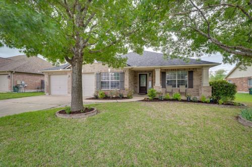 Pet-Friendly Round Rock Escape with Hot Tub!