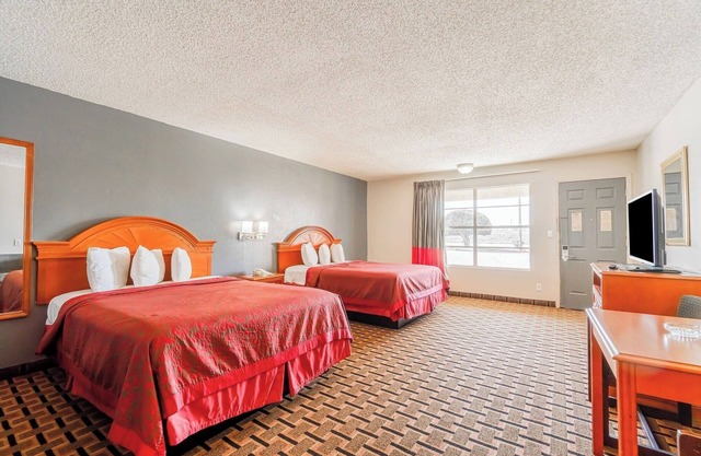 Pet-Friendly Stay w/Spacious Layout – Perfect for Extended Relaxation