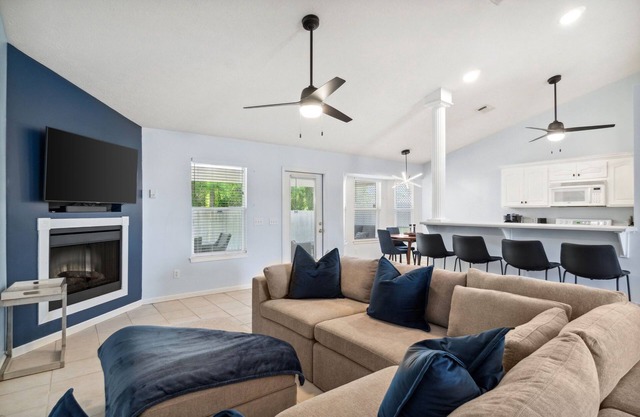 Pet Friendly, great outdoor space & spacious