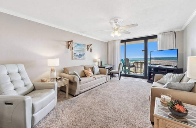 Pet Friendly-Beach Service-Covered Parking-A102