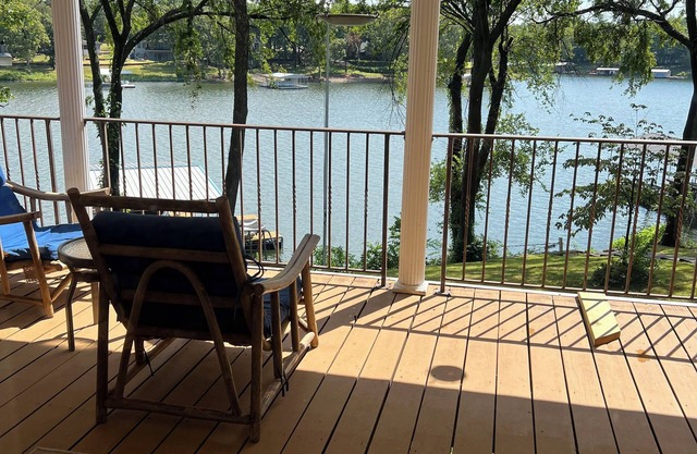 Pet-Friendly Waterfront Ketchum Cove Retreat. Walk to Sharky's Bar & VIP Pizza