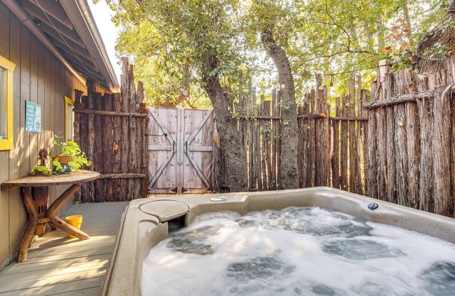 Pet-friendly Wimberley Cabin w/Fire Pit & Hot Tub