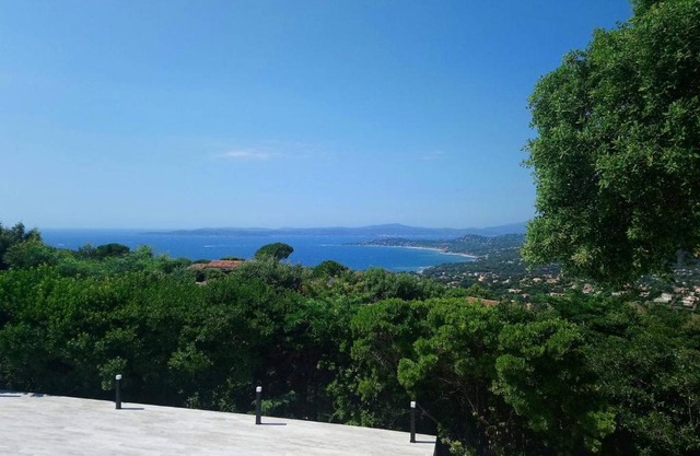 petite résidence de vacances bord de mer piscine chauffée jacuzzis