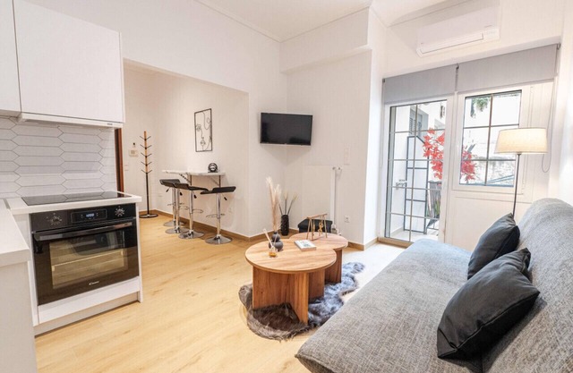 Phaedrus Living: Nea Smyrni Park View Flat