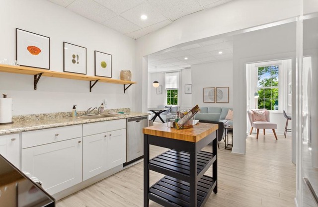 Physician's Loft - in the Heart of Town