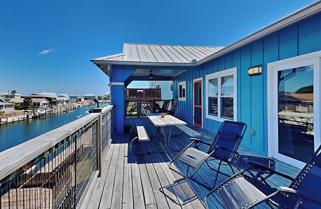 Pickled Pirate | Pet Friendly, Kayaks Provided!