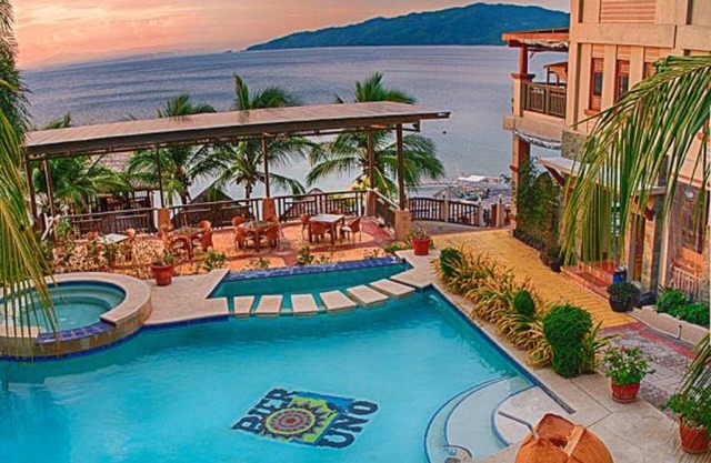 Pier Uno Dive Resort