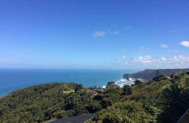 Piha hilltop sanctuary