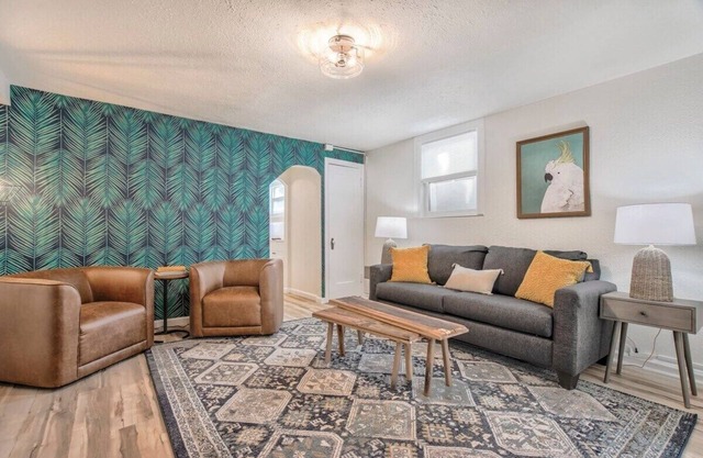 Pikes Charm! Apartment w/Arcade, BBQ & Fire Pit