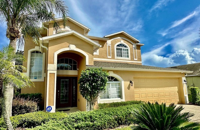 Pilgrims Paradise West Haven | Pool/Spa & Games Rm