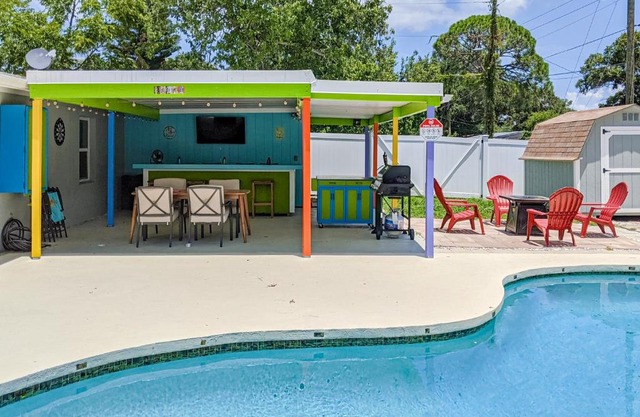 Pinellas Park Cottage