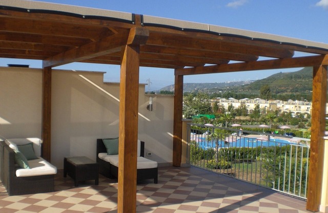 Pizzo Beach Club “Summer Special” 2 Bed apartment 13F with Free WIFI and 2 Terr