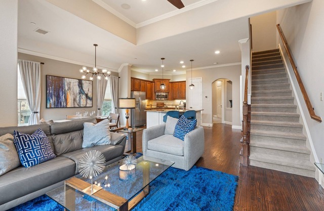 Plano Luxurious Shops of Legacy Townhome. n