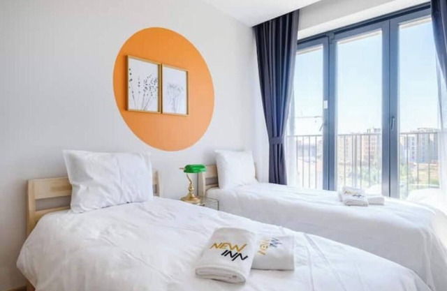 Pluto - Stunning 2BR/2BA Apt w/ Parking & Pool
