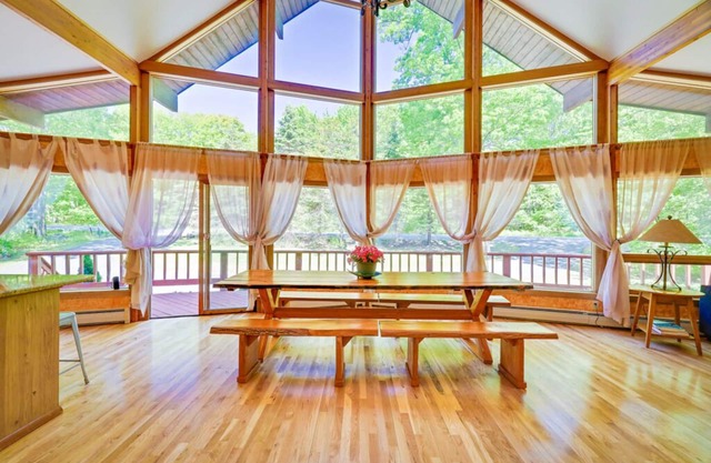 Pocono Chalet ~ Heated Pool ~ Sauna ~ Firepit ~ Game Room