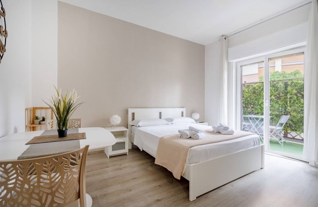 Poggio Suite - Bright City Escape