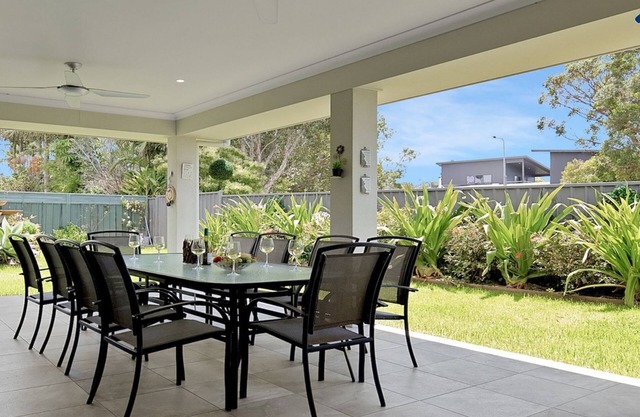 Polly's – 250m to the water