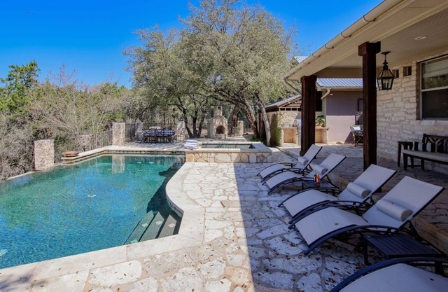 * Pool | 8 Beds | Sleeps 14 - WalkerVR