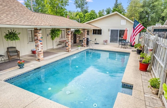 Pool Days & Cozy Nights – The perfect Family Retreat You’ll Want Every Summer!