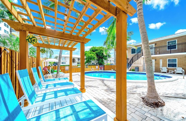 Pool! Florida Paradise + Close To Beach!