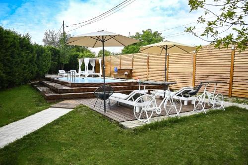 Pool Garden-Oaza