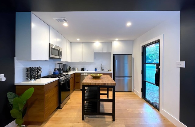 Pool Home Encore Rainey Street-6 Minute Drive