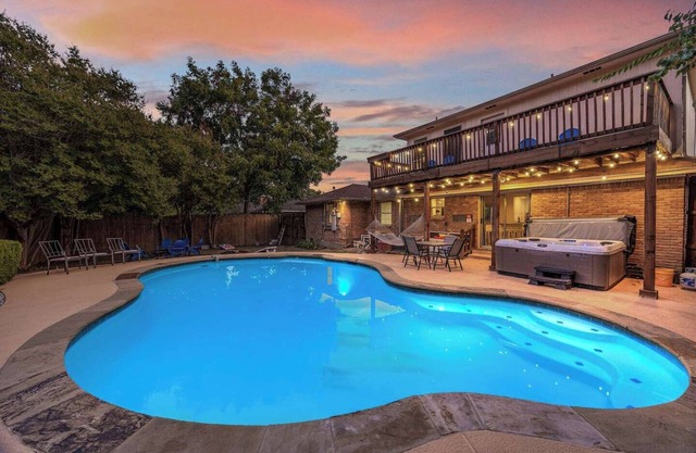 Pool, HOT TUB and Huge Game Room