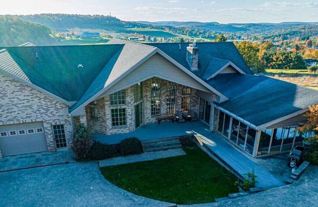 Pool, Theater, & Hot Tub | Lake View Lodge