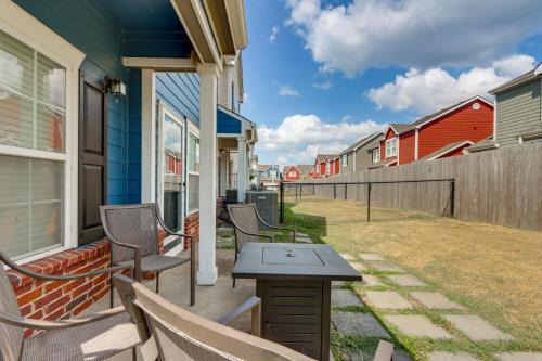 Poolside Bliss and Lake Fun Monkey Island Retreat!