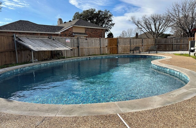 Poolside Oasis + Stunning Aquarium | Pets Welcome