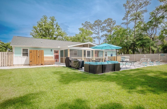 Poolside Paradise: Modern Coastal Oasis with Private Backyard Pool