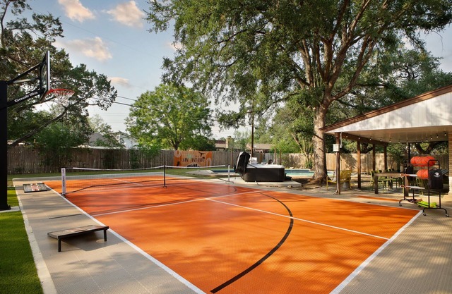 Poolside Pickleball Heated Pool Hot Tub Sleeps 20
