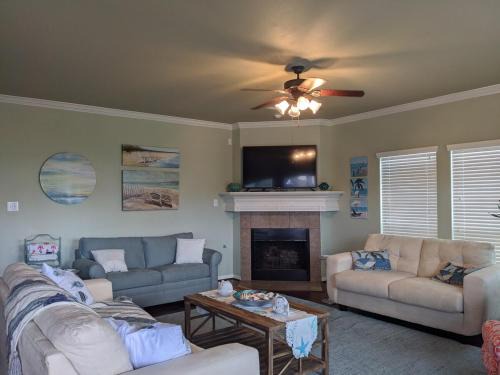 Portofino Seaside Escape - 3 Bdr - Kemah