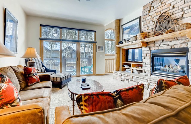 Premiere 2Br Townhome - Shuttle to Slopes. Kids Ski Free! by RedAwning