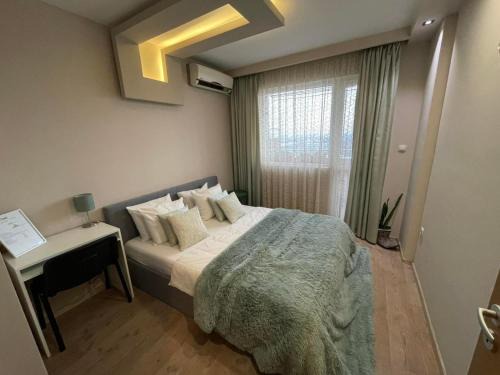 Premium High Rise, Gorgeous City Views