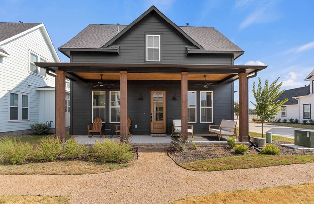 Prestine home near wineries, wedding venues and distilleries!