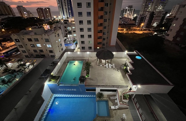 Pretty & Cozy One Bedroom Apartment! 2 Pools & 5 minute walk to Tonsupa Beach!