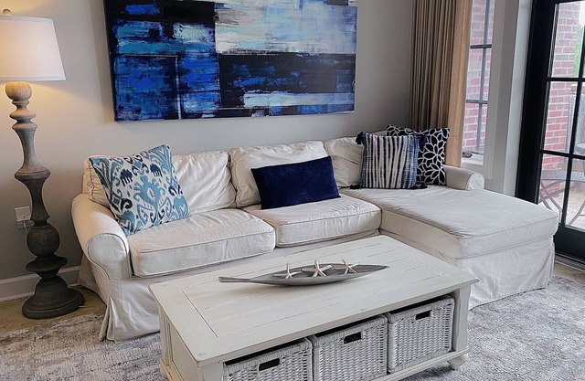 PRICE REDUCED! Luxury 30A Condo, Top Floor, Balcony, Pool, Steps 2 Rosemary.