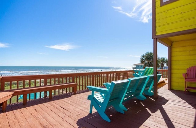 Prime Beachfront Home.Close to All Galveston Has to Offer!