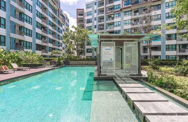 Prime Condo Near Mall & Old Town C185
