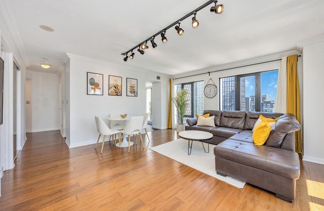 Prime Downtown Condo | Park for Free+Walk to All Attractions