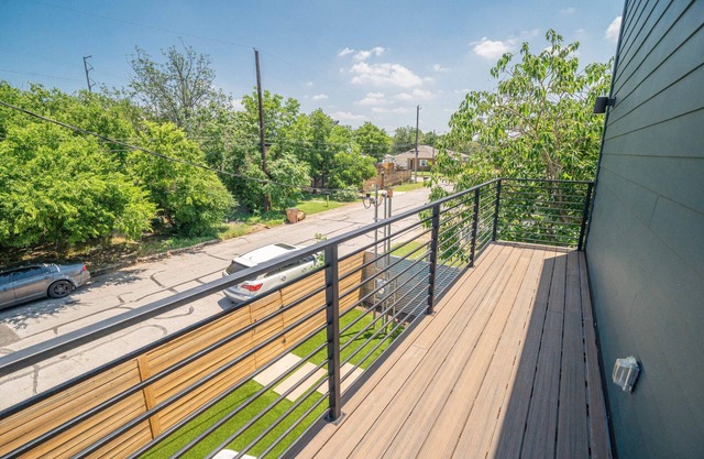 Prime Location, SXSW, Monthly Stays | Daisy Lou