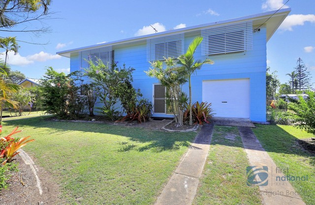 Prime Position, Awesome House, Huge Deck with Sea Breezes