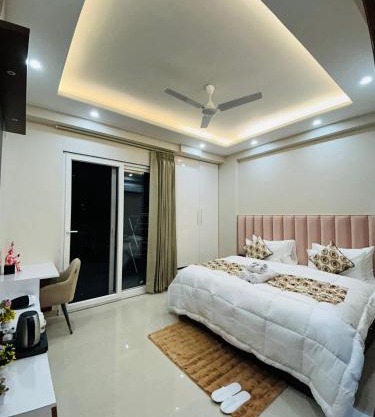 Private 1 BHK Serviced Apartments Sector 52 Near Millennium City Metro Station Gurgaon