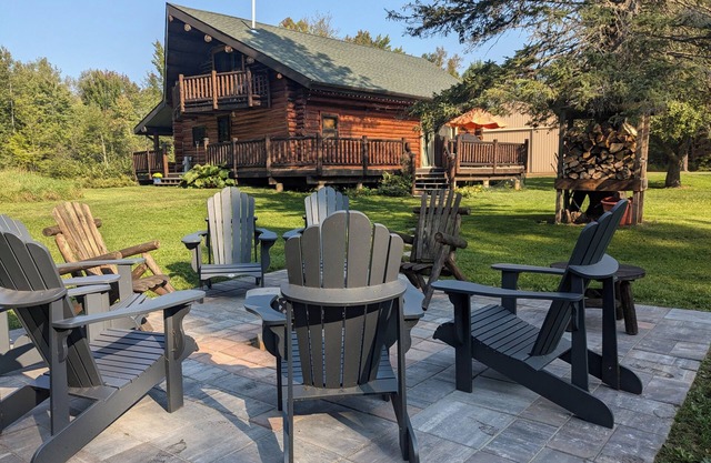Private 3 BR 1.5 BA log cabin on 34 acres, driveway is 150' from ATV trail