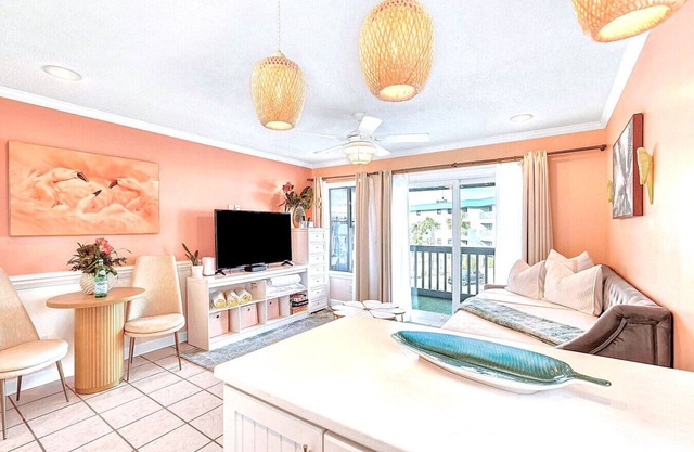 Private Balcony - Pickle Ball - Beach and Pool