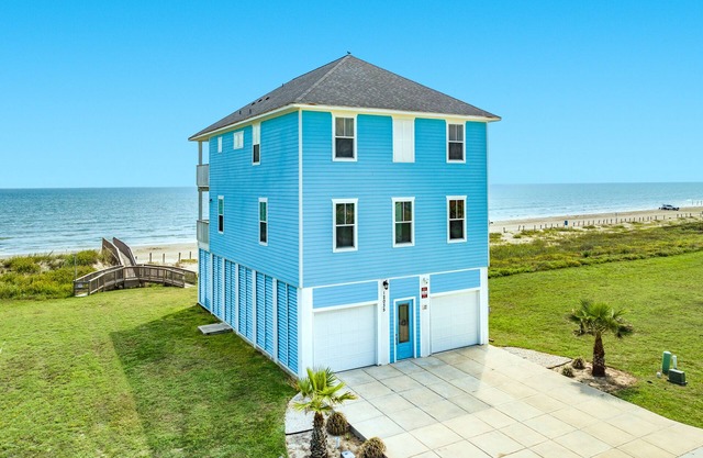 Private Beachfront home w/HOT TUB, 2 Decks, Open Plan & Dune Walkover