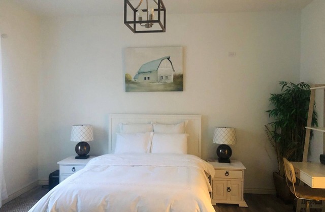 Private Casita w/New Full Kitchen, Private Pool, Gated Community